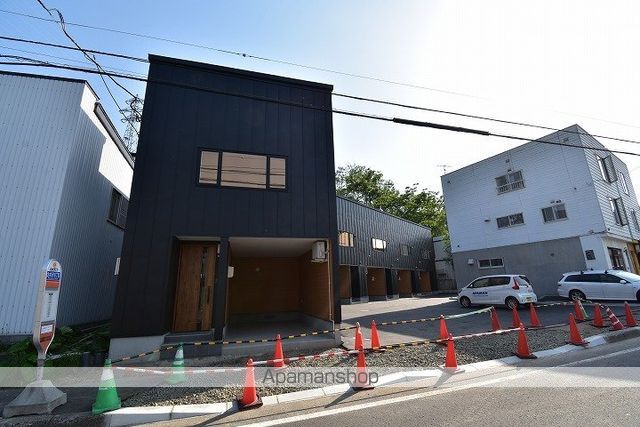 川沿1ー6タウンハウスの外観写真