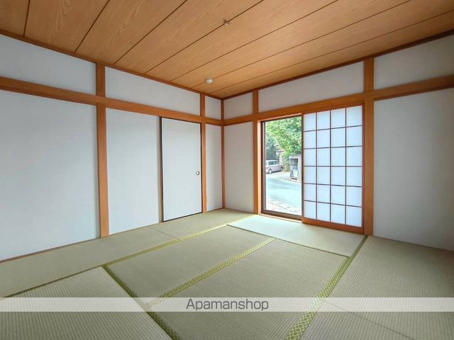 白井市 2階建 築24年の内装写真