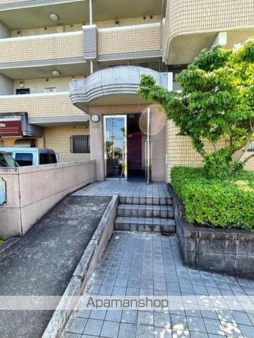 ハイ・アルブル迎田の玄関写真