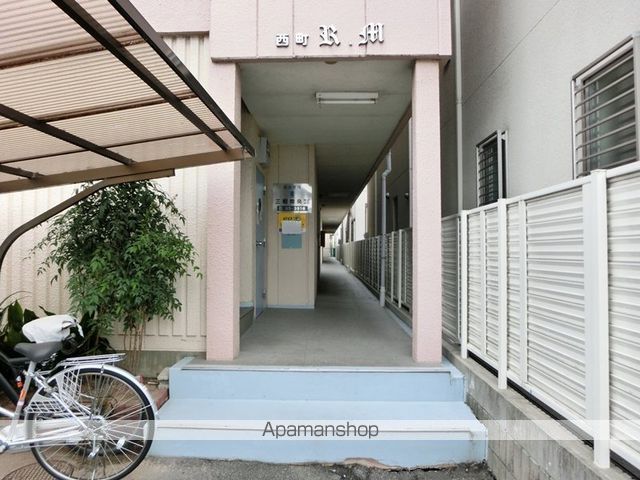 西町ロイヤルマンションの玄関写真