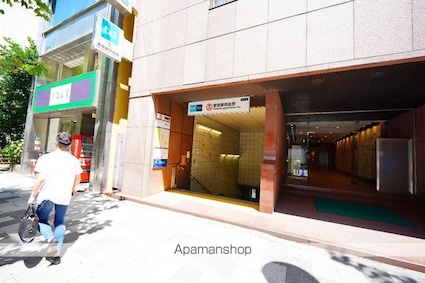 ヒルズ新宿御苑[2SLDK/78.68m2]の周辺1