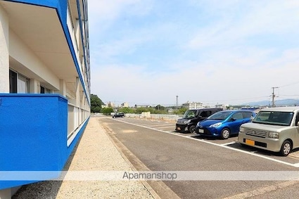 香川県高松市牟礼町牟礼[3DK/57.38m2]の駐車場