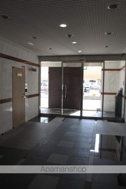 和歌山県和歌山市友田町５丁目[1K/27.63m2]のエントランス