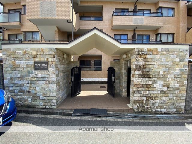 リブレ刀根山の玄関写真