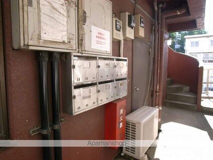 東京都世田谷区代田２丁目[1R/15.67m2]のエントランス1