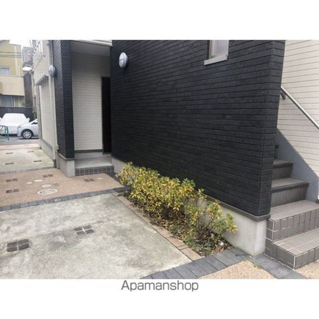 ラグーン西荻窪[1R/11.04m2]のエントランス4