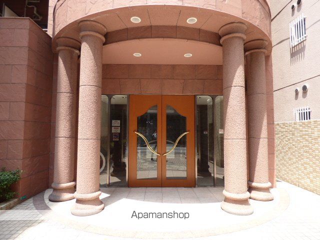 ESTEM COURT 新大阪Vソレックスの玄関写真