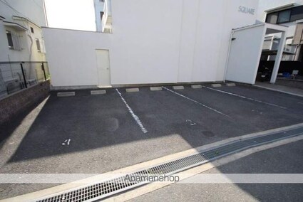 ＳＱＵＡＲＥ豊中[1K/20m2]の駐車場1