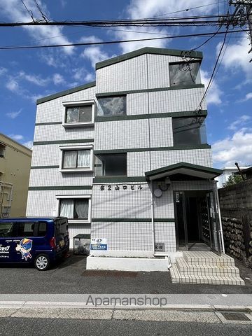 第二山口ビルの玄関写真