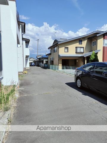 長野県長野市大字高田[2DK/47.79m2]の駐車場