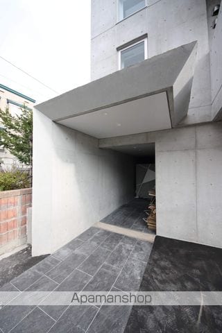 トロワセリーヌの玄関写真