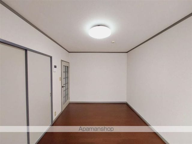 レジデンス市名坂の内装写真
