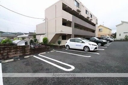 メゾン　ソレイユⅠ[1LDK/44.63m2]の駐車場