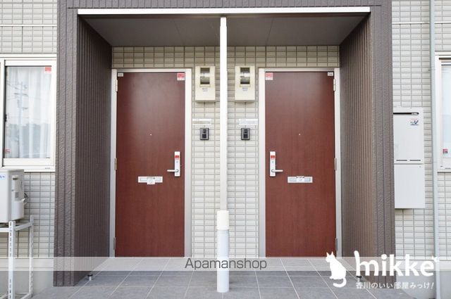 ウエストヴィレッジII A棟の玄関写真