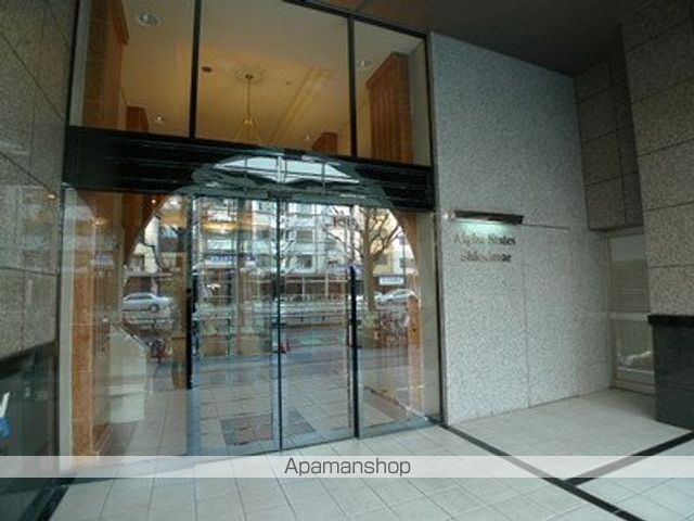 アルファステイツ市駅前の玄関写真