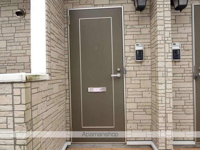 ニューカストディアンの玄関写真