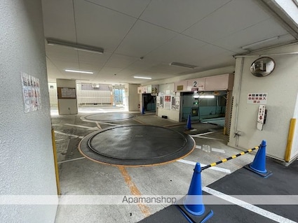 オーロラビル[2DK/51.79m2]の駐車場