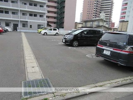 シャルマン　メゾン[1LDK/43.86m2]の駐車場3