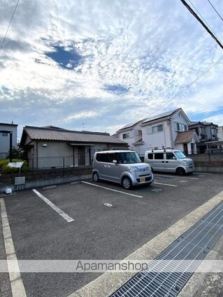 和歌山県和歌山市南出島[1K/24.75m2]の駐車場2