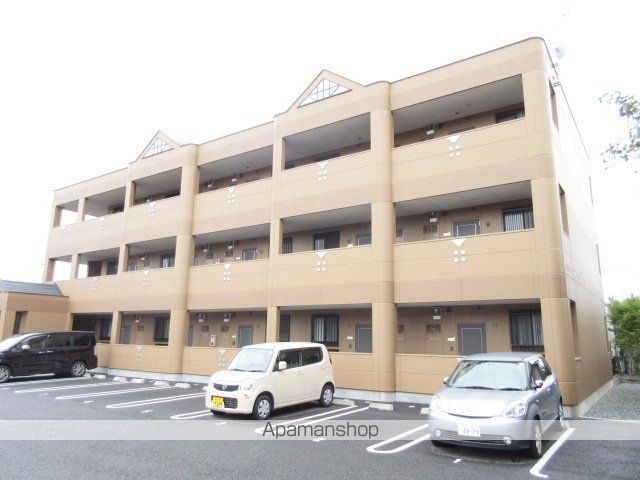 ＪＲ御殿場線 裾野駅 バス乗車時間：10分 最寄りバス停で下車 徒歩5分 3階建 築17年の外観写真