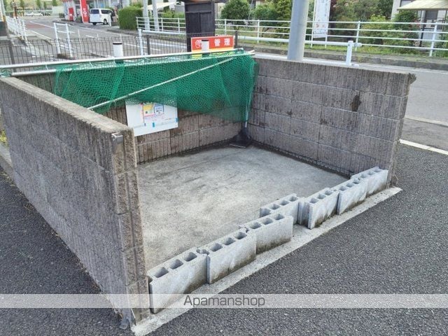 エスポワールコマツ弐番館の外観写真