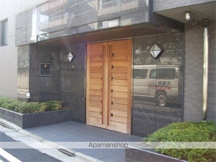 ルーブル学芸大学五番館[1R/30.75m2]のエントランス