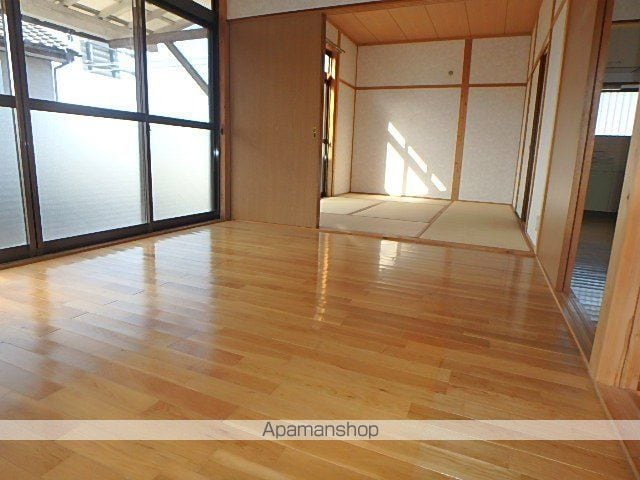 高嶋貸家の内装写真