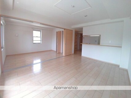 プラジュ千種[2LDK/61.52m2]のリビング・居間