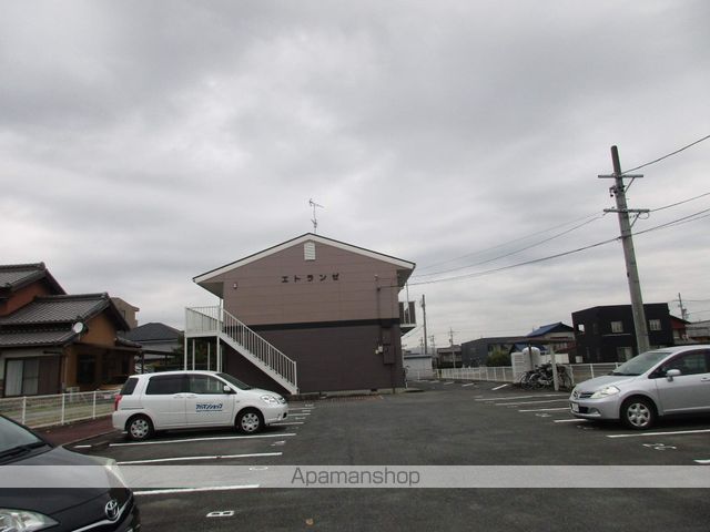 エトランゼの外観写真