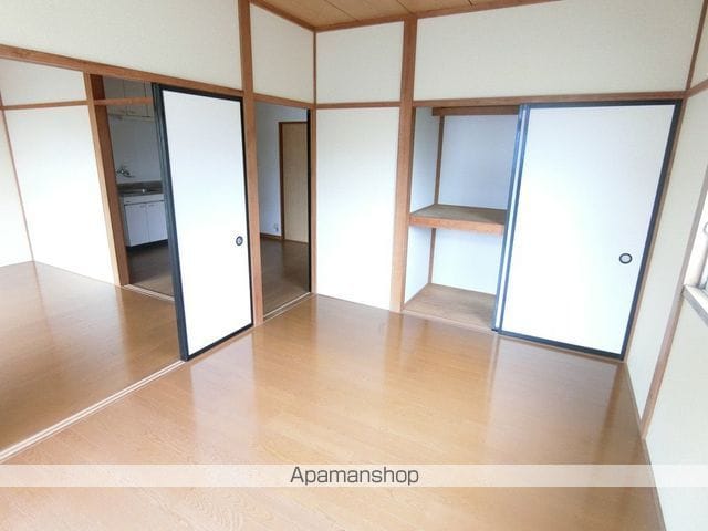 ロイヤルハイム杉本の内装写真