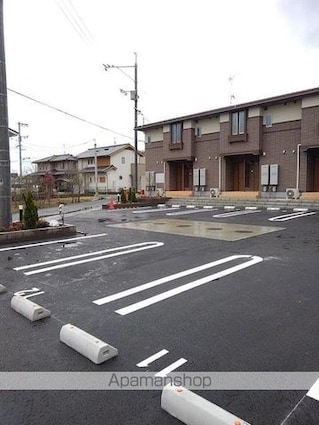 クレアール[2LDK/58.21m2]の駐車場