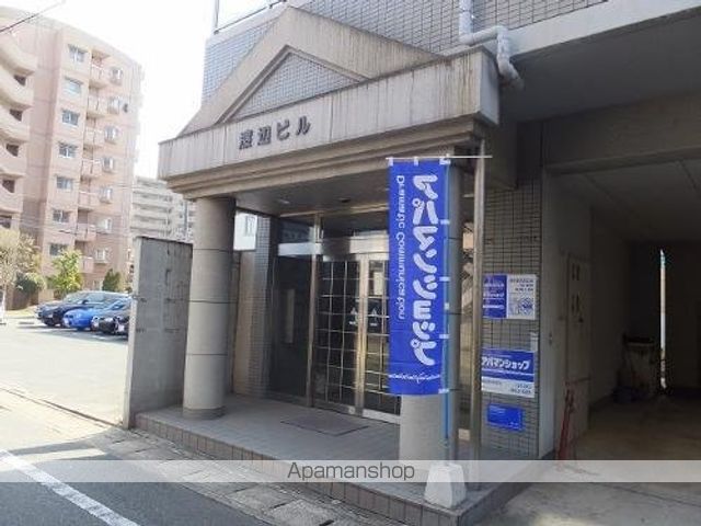 渡辺ビルの玄関写真