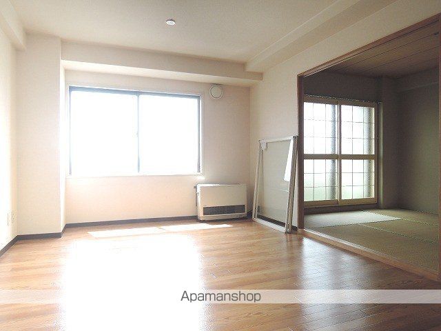 サンシャイン85の内装写真