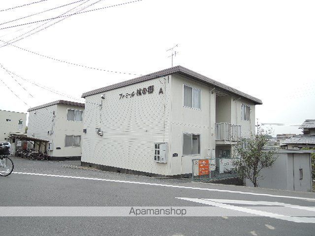 ファミール桃の郷 A棟の外観写真