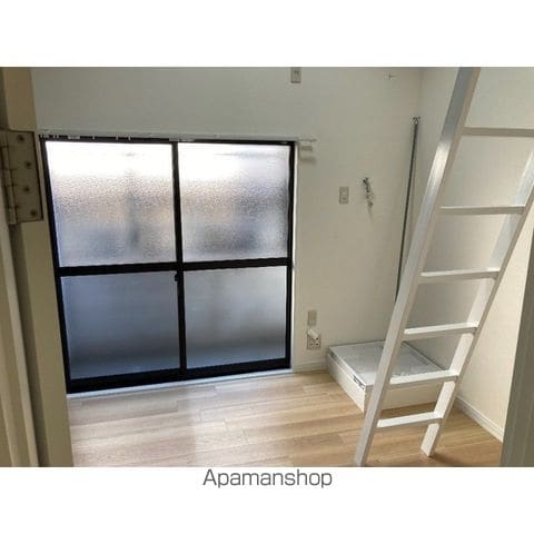 オリーブの内装写真
