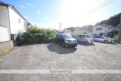 ピュアハイムいとう[1K/24.5m2]の駐車場