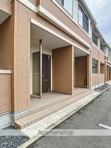 メゾンルミエールの玄関写真