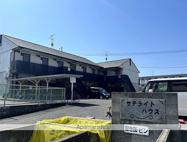 サテライトハウスBの玄関写真