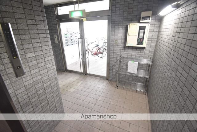 ウイング大手町の玄関写真