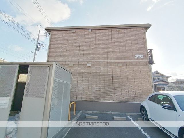 パインツリーEの外観写真