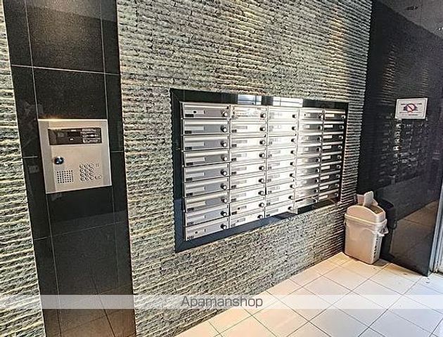 アイ・セレブ箱崎駅前の玄関写真