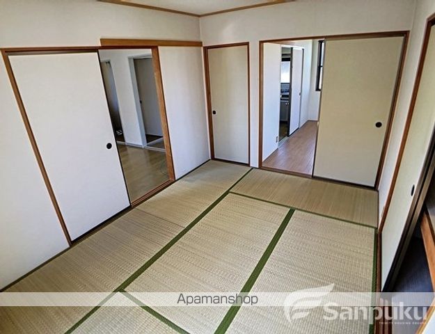 フローラルコートの内装写真
