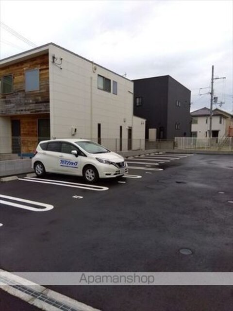 和歌山県和歌山市南出島[1LDK/40.54m2]の駐車場