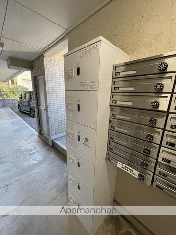 しもとそビルの玄関写真