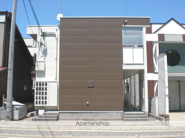 レオパレス代官町の外観1