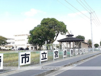 ブレッザ　フィールド　Ａ[2LDK/53.54m2]の周辺1