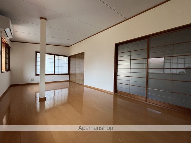 山陰本線 鳥取駅 徒歩24分 2階建 築75年の内装写真