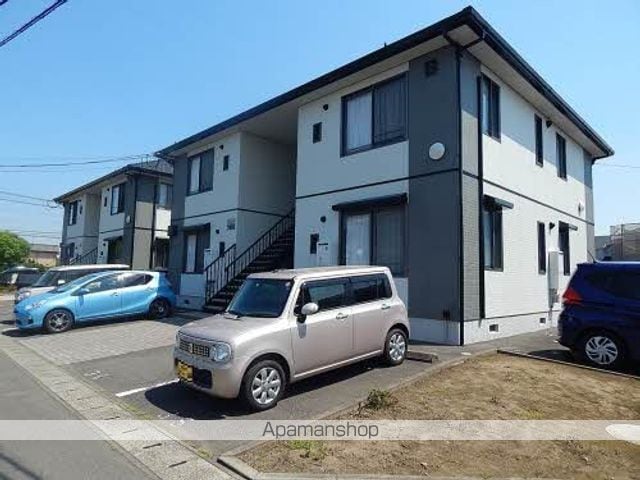 クレストタウン B棟の外観写真