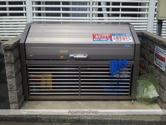 レオネクストコヅチVIの玄関写真