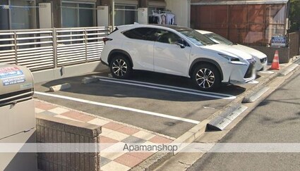 クレイノ西川口[1K/21.11m2]の駐車場1